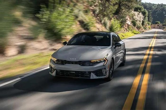 Kia K5 thêm công nghệ hybrid mới, hiệu suất mạnh ngang xe điện - Báo Tri thức &amp; Cuộc sống