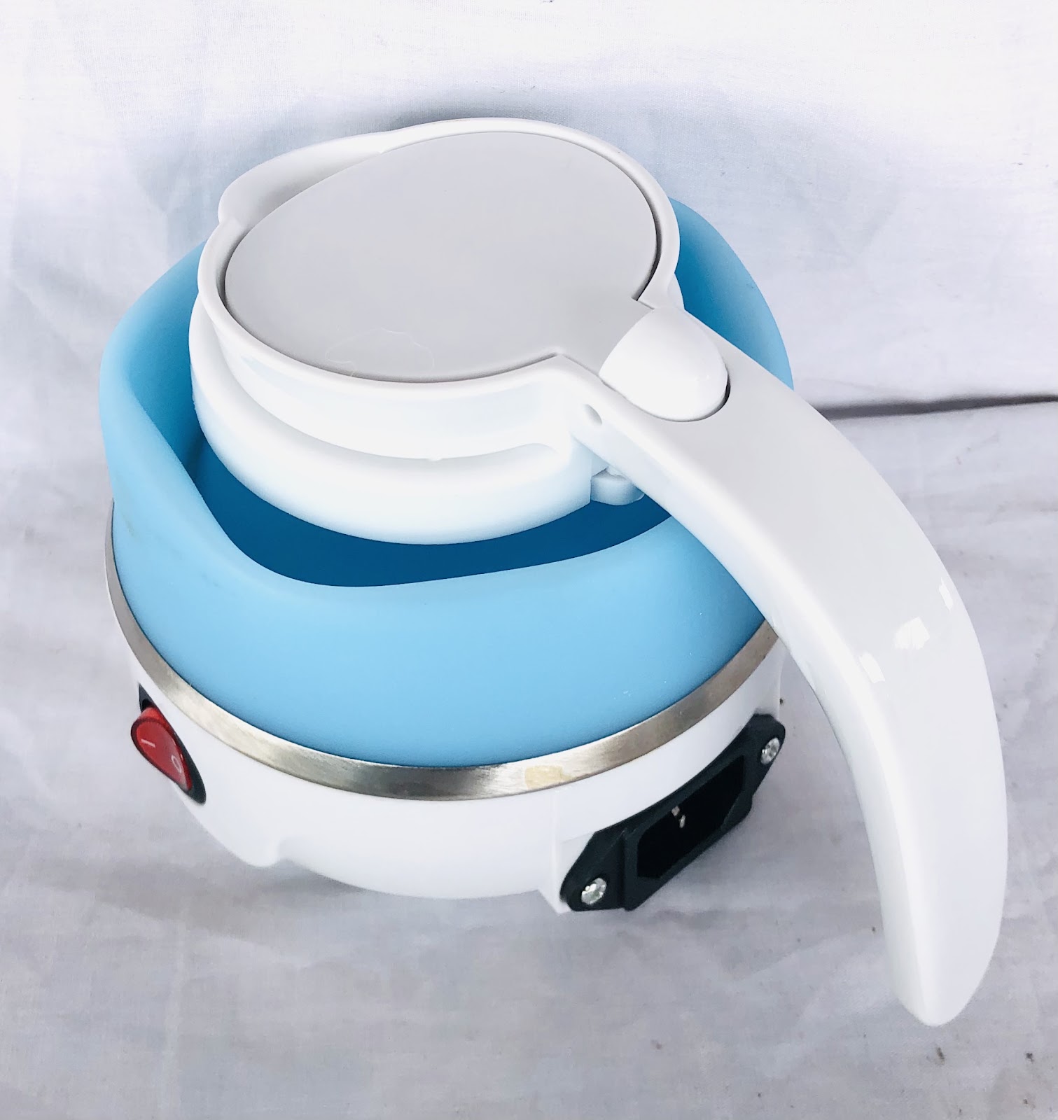 Photo 4 of Travel folding electric kettle