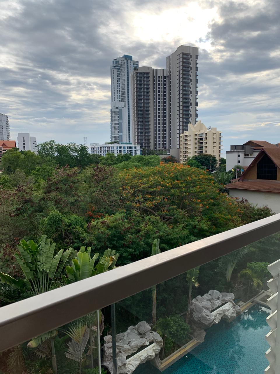 Espana Condo - 1 Bed, Floor 5 6