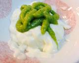 Pha nước chấm gồm wasabi, myonnaire và nước siro dứa cùng chút muối