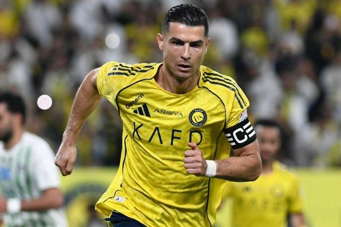 Ronaldo được khuyên nên giải nghệ - Tạp chí Tri thức