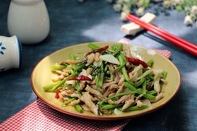 Rau Muống Xào Thịt