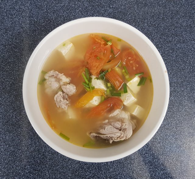 Canh Đậu Hũ Cà Chua Nấu Xương