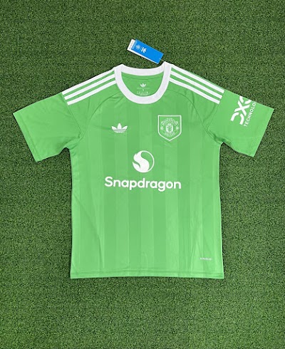 25-26 Manchester United Portero Verde.jpeg