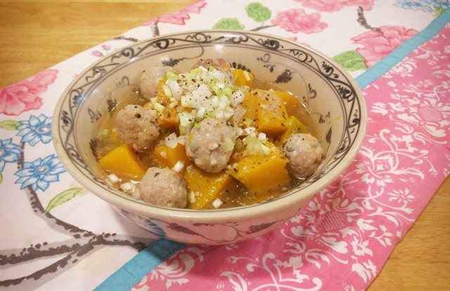 Canh Bí Đỏ Nấu Cá Xay