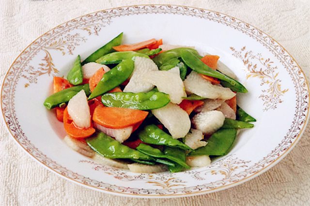 Củ Mài Xào Cà Rốt Với Đậu Tuyết