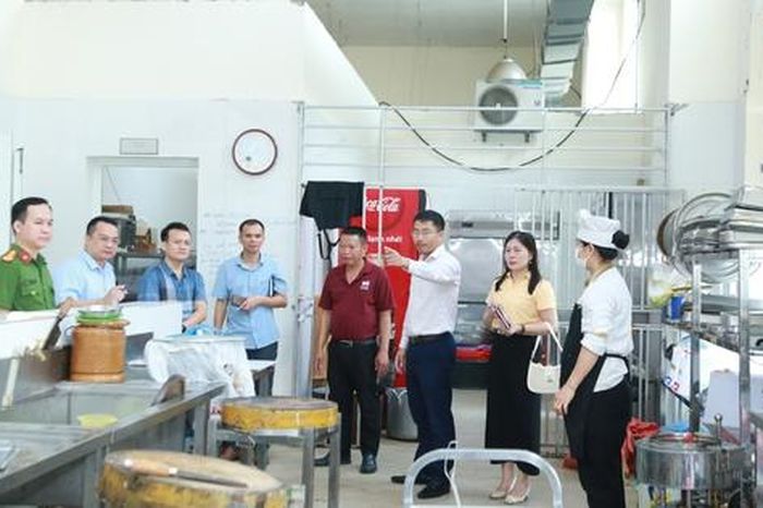 Phát hiện 7 cơ sở vi phạm an toàn thực phẩm, đề nghị xử phạt 177 triệu đồng - Báo Sức Khỏe &amp; Đời Sống