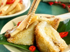 Vậy là chỉ với vài bước đơn giản bạn đã có một lọ củ cải ngâm nước mắm trắng giòn đậm đà, ăn cùng với bánh chưng bánh tét ngày tết mà không sợ ngán rồi. Cách làm thì không quá khó mà nguyên liệu thì cũng ít nữa, nên nếu muốn trổ tài làm món tết cho gia đình thì đừng nên bỏ qua công thức Củ cải ngâm nước mắm này bạn nhé!