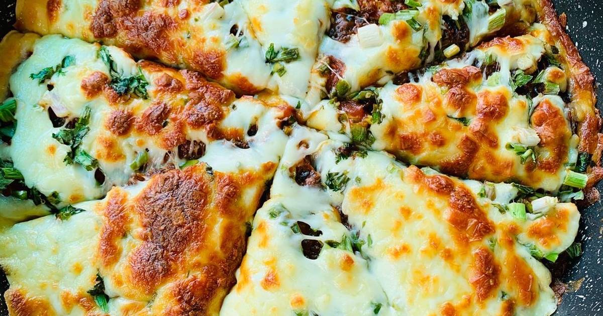 Bánh pizza phô mai làm từ bắp cải