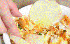 Một cách làm snack khoai tây mới lạ mà không kém phần hấp dẫn đúng không nào?