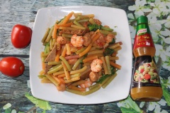 Cho nui ra đĩa, ăn nóng sẽ rất ngon đấy cả nhà ơi! Mình thích ăn kèm với một chút tiêu, mình không nêm tiêu vào trước vì nhà mình có bé nhỏ! Chúc cả nhà cuối tuần vui vẻ.