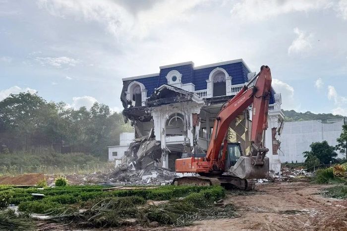 Kiên quyết cưỡng chế, thu hồi đất do Nhà nước quản lý, bị bao chiếm trái phép ở Phú Quốc - Báo Công An Nhân Dân