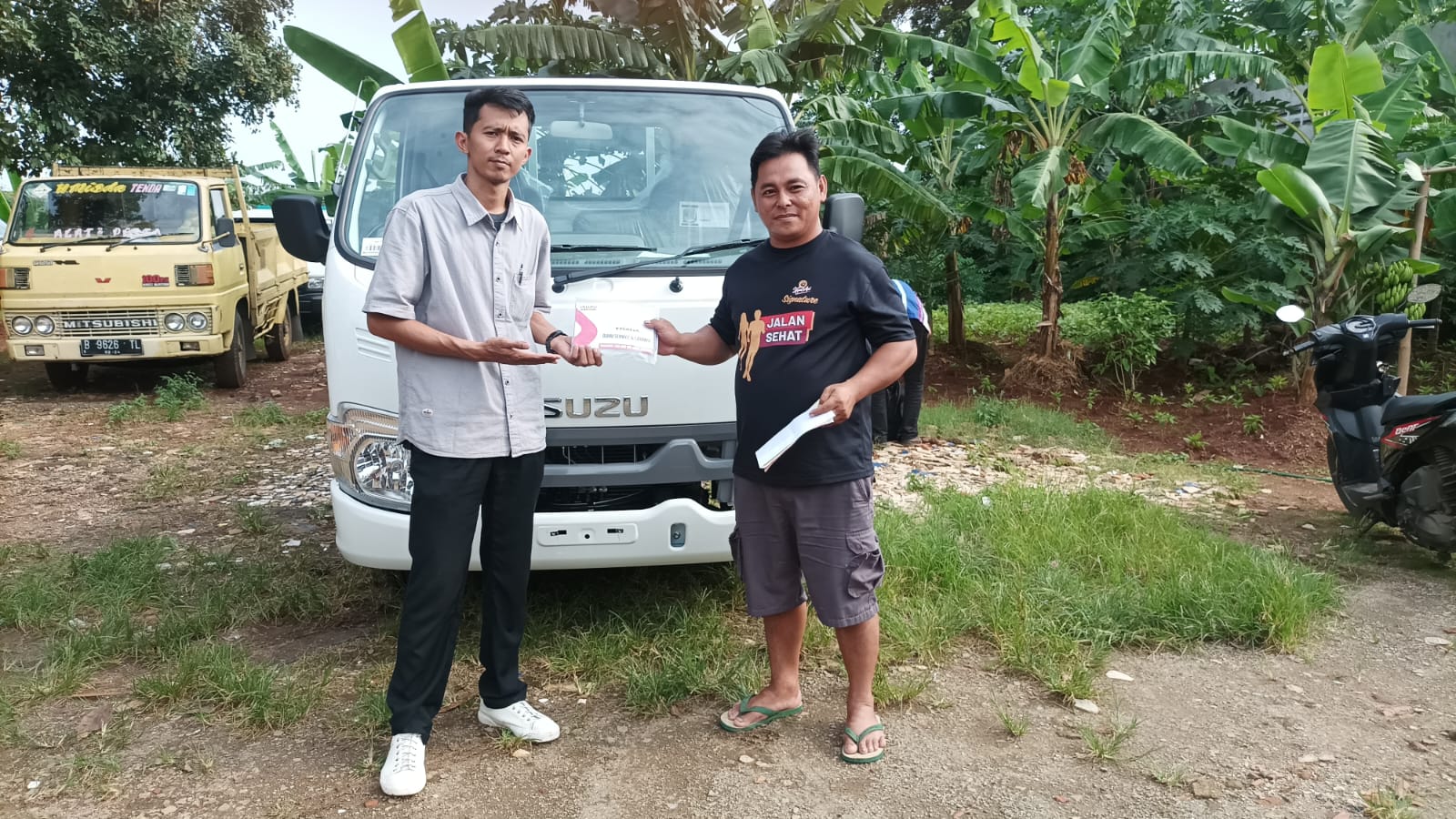Serah Terima Isuzu Elf NLR Microbus