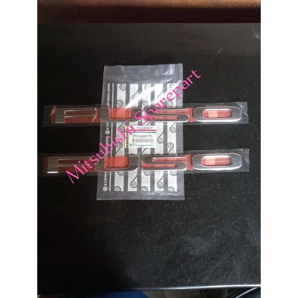 Emblem Fuso Canter Original Mitsubishi MK546617M untuk Kualitas Terbaik
