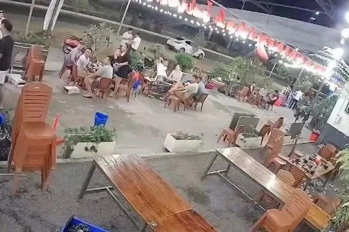 Người đàn ông đá vào mặt, đánh túi bụi phụ nữ tại quán nhậu ở Nha Trang - Báo Tiền Phong