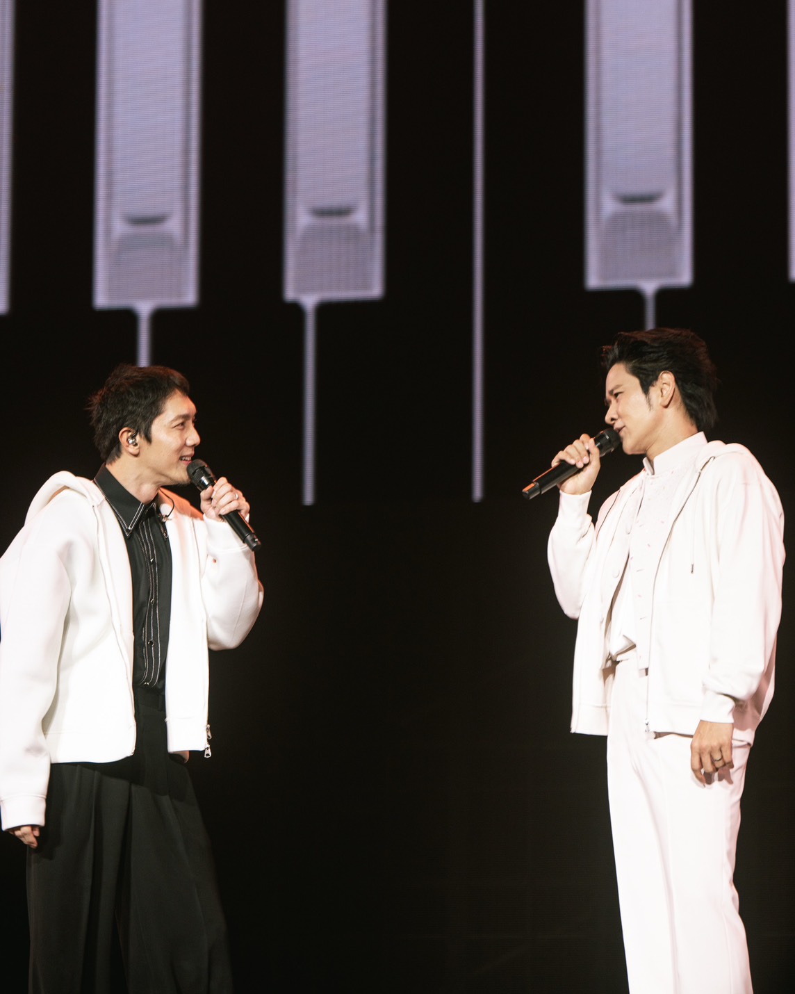 หล่อสร้างมีม! “แบงค์ ปรีติ - ปั๊บ POTATO - ตูน bodyslam” รวมตัวเฉพาะกิจ เรียกเสียงกรี๊ดสนั่นเวที ในคอนเสิร์ต “PIANO & i GRAMMY SONGBOOK” ภาพที่ 9