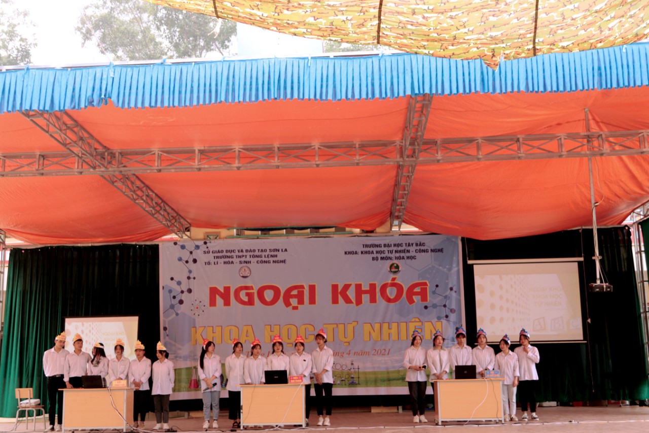 Bộ môn Hóa học tổ chức Chương trình ngoại khóa Khoa học tự nhiên tại Trường THPT Tông Lệnh