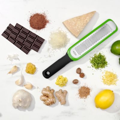Rallador OXO™ Good Grips color verde