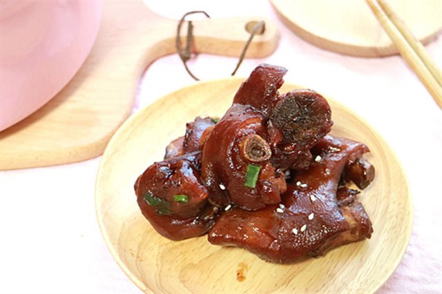 Chân Giò Hầm Nước Tương Ngon