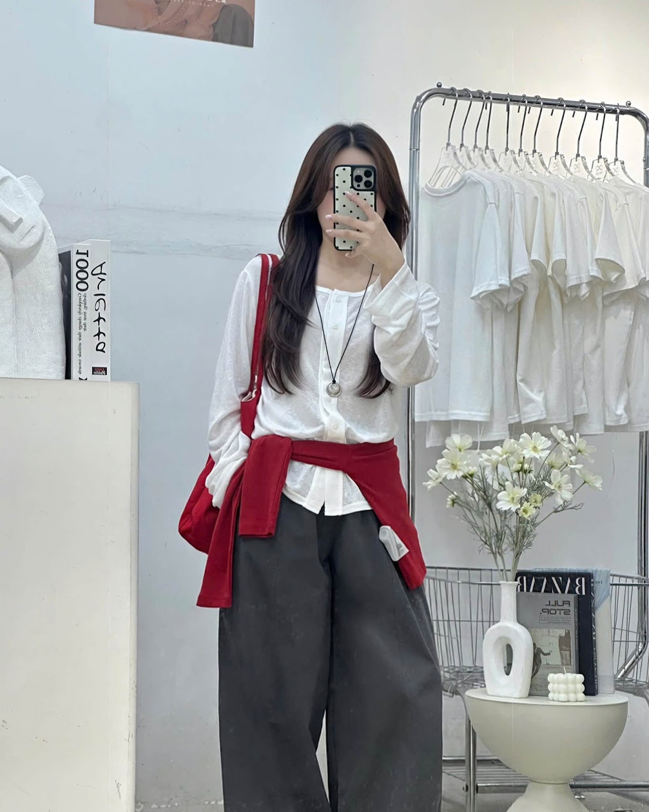 Áo thun dài tay trơn nút thêu chữ 11272 – Image 5