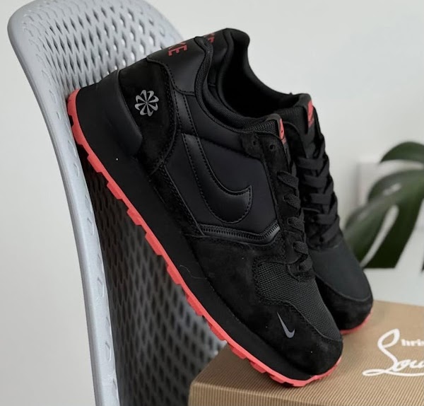 Nike Venture Runner Negro Salmon