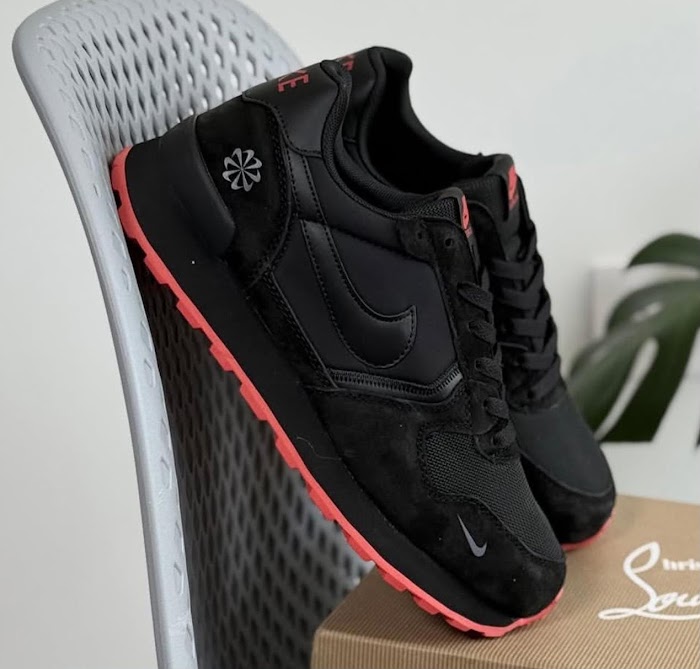 Nike Venture Runner Negro Salmon