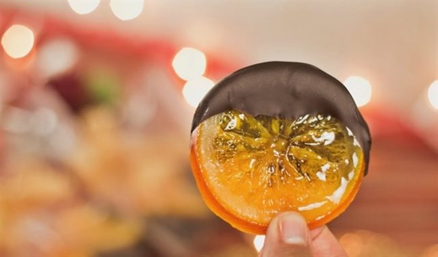 Kẹo Cam Lát Nhúng Chocolate