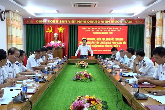 Ban Chỉ đạo 389 Quốc gia làm việc tại Bộ Tư lệnh Vùng Cảnh sát biển 4 - Báo Doanh nhân &amp; Công lý