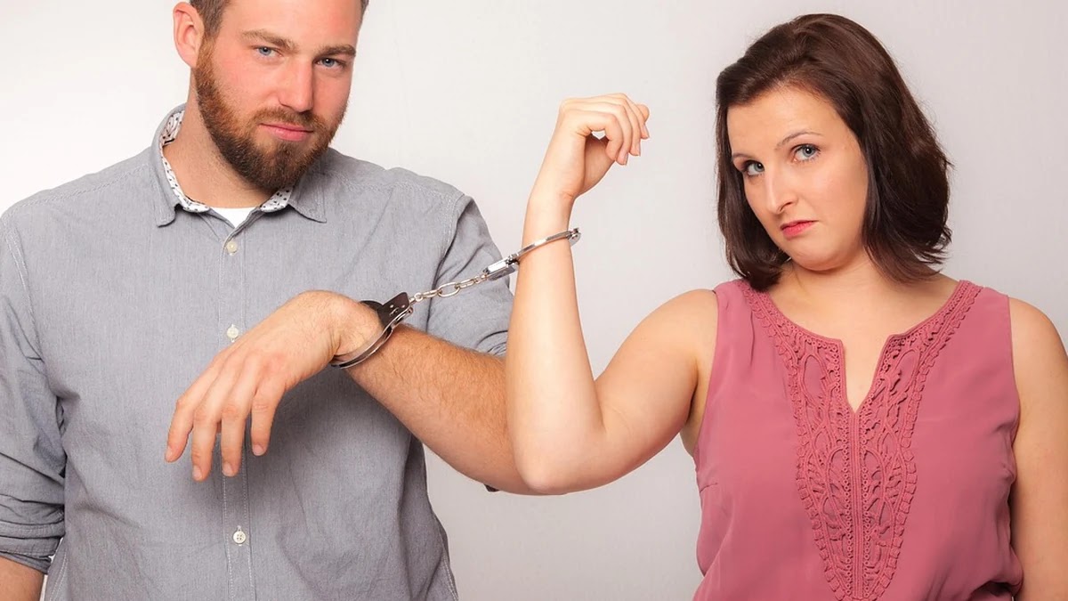 위자료 청구 갈등에서 회피형과 불안형 애착 간 차이점 이해하기