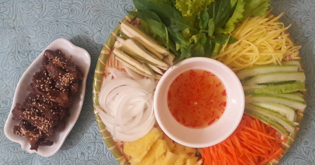 Gỏi bò cuốn rau