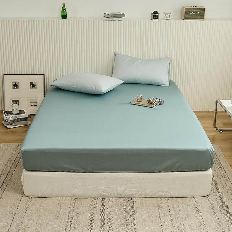 Fitted sheet made from 100% long-staple cotton, satin weave