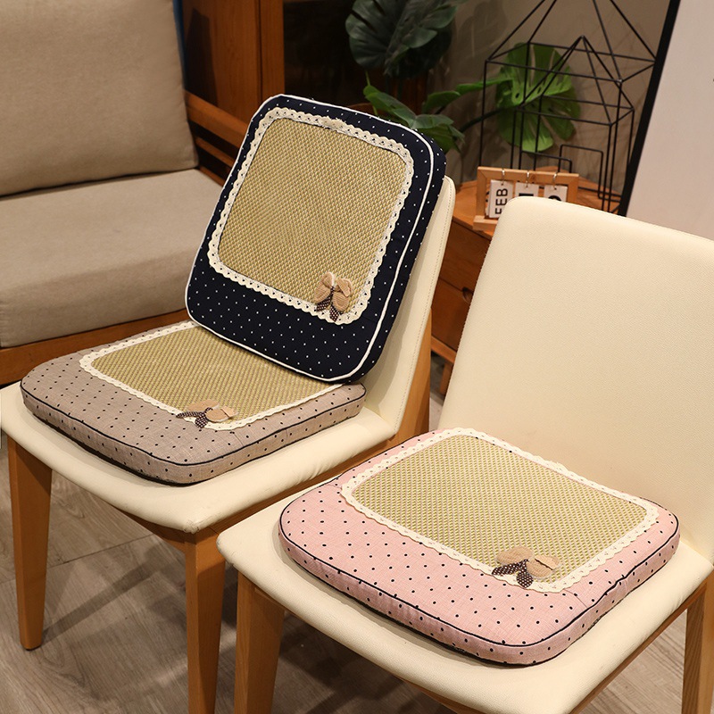 Summer seat cushion made of bamboo with lumbar support