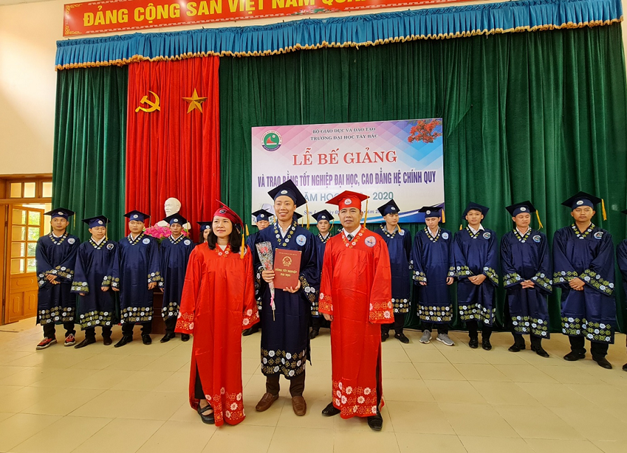 Lễ Bế giảng và trao bằng tốt nghiệp đại học, cao đẳng hệ chính quy năm học 2019 - 2020 (Đợt 2)