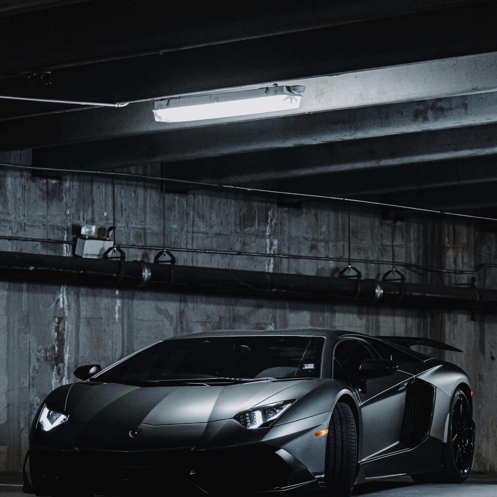 Download Lamborghini Aventador In Dark Garage 4K iPhone