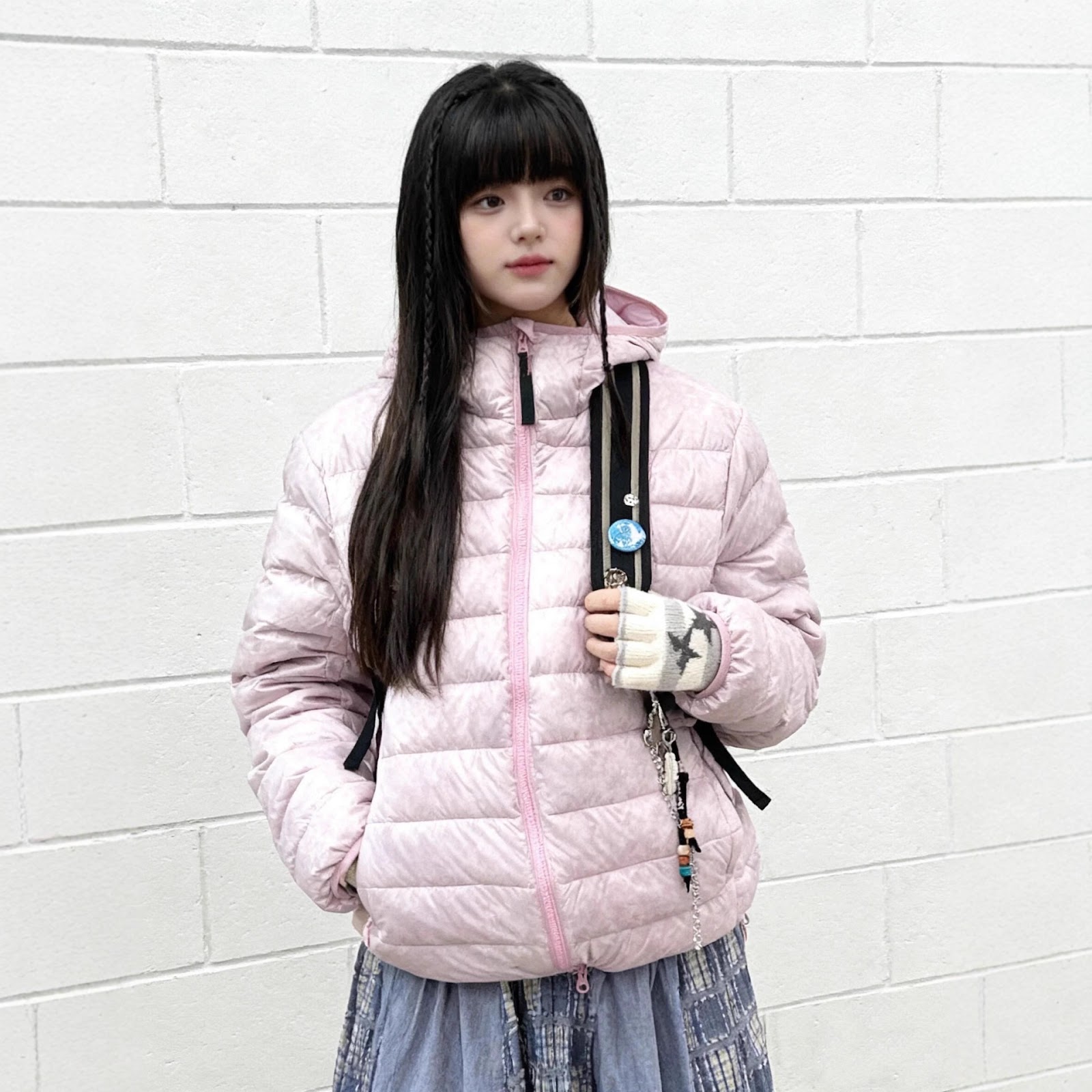 Lightweight women's down jacket with hood
