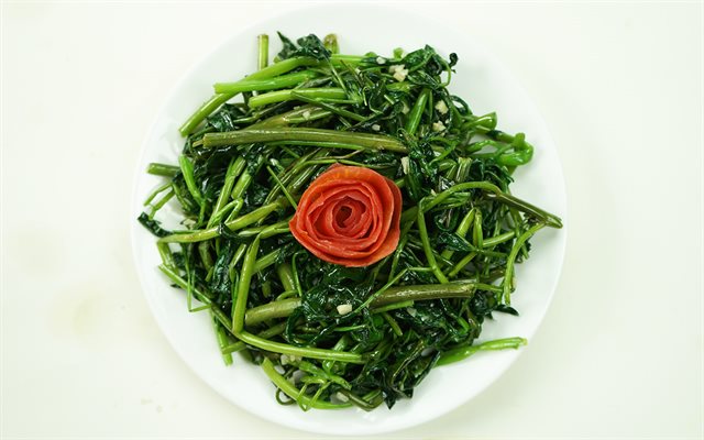 Rau Muống Xào Tỏi Thơm Ngon