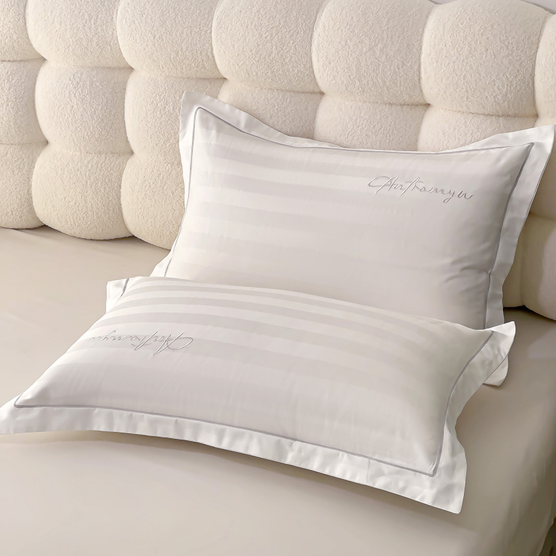 Cotton pillowcase with stripe pattern, 1 pair