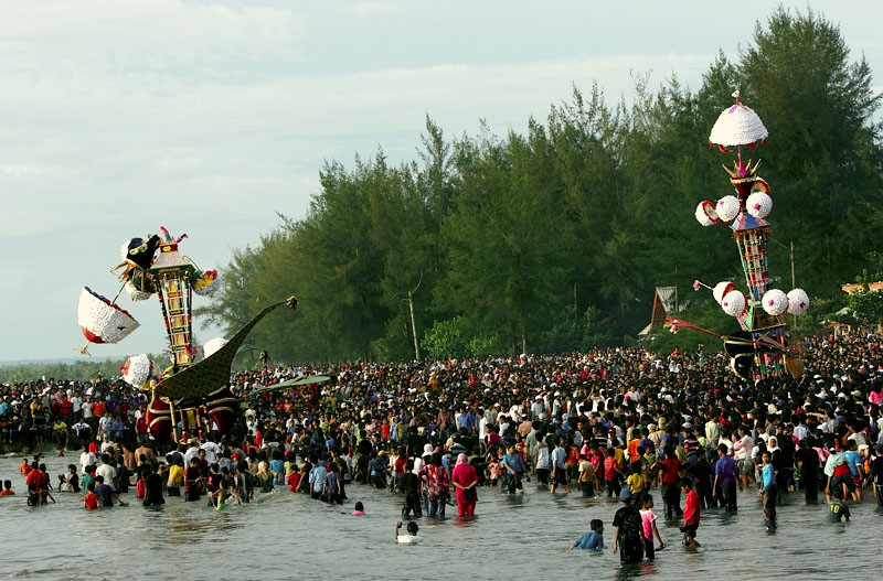 Pariaman: Pelabuhan Sejarah dan Pesona Pantai Barat Sumatra