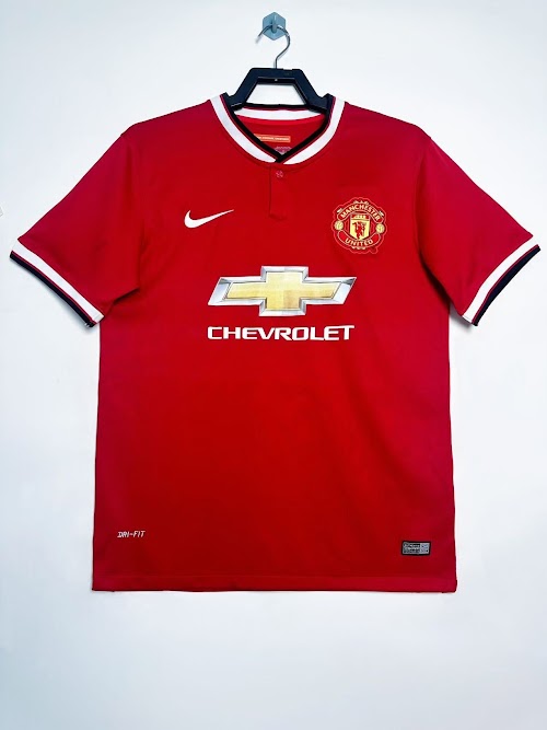 Equipación local del Manchester United 2014-15.jpeg