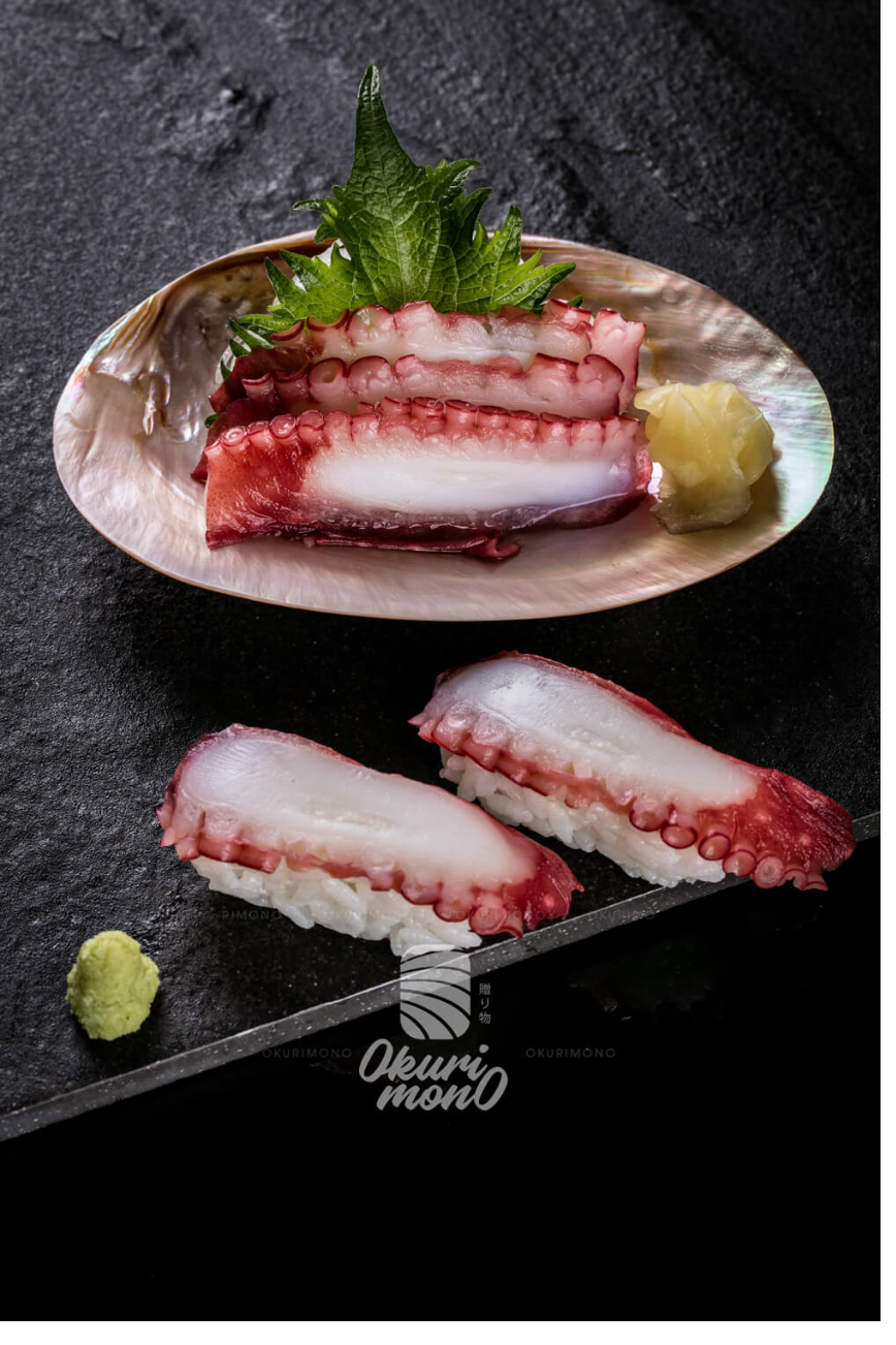 Sashimi bạch tuộc: thái lát mỏng dùng kèm xì dầu và mù tạt