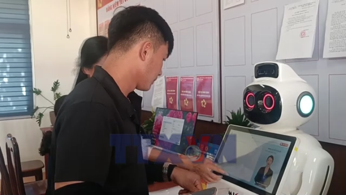 Robot trợ lý ảo hỗ trợ hành chính công - Bnews
