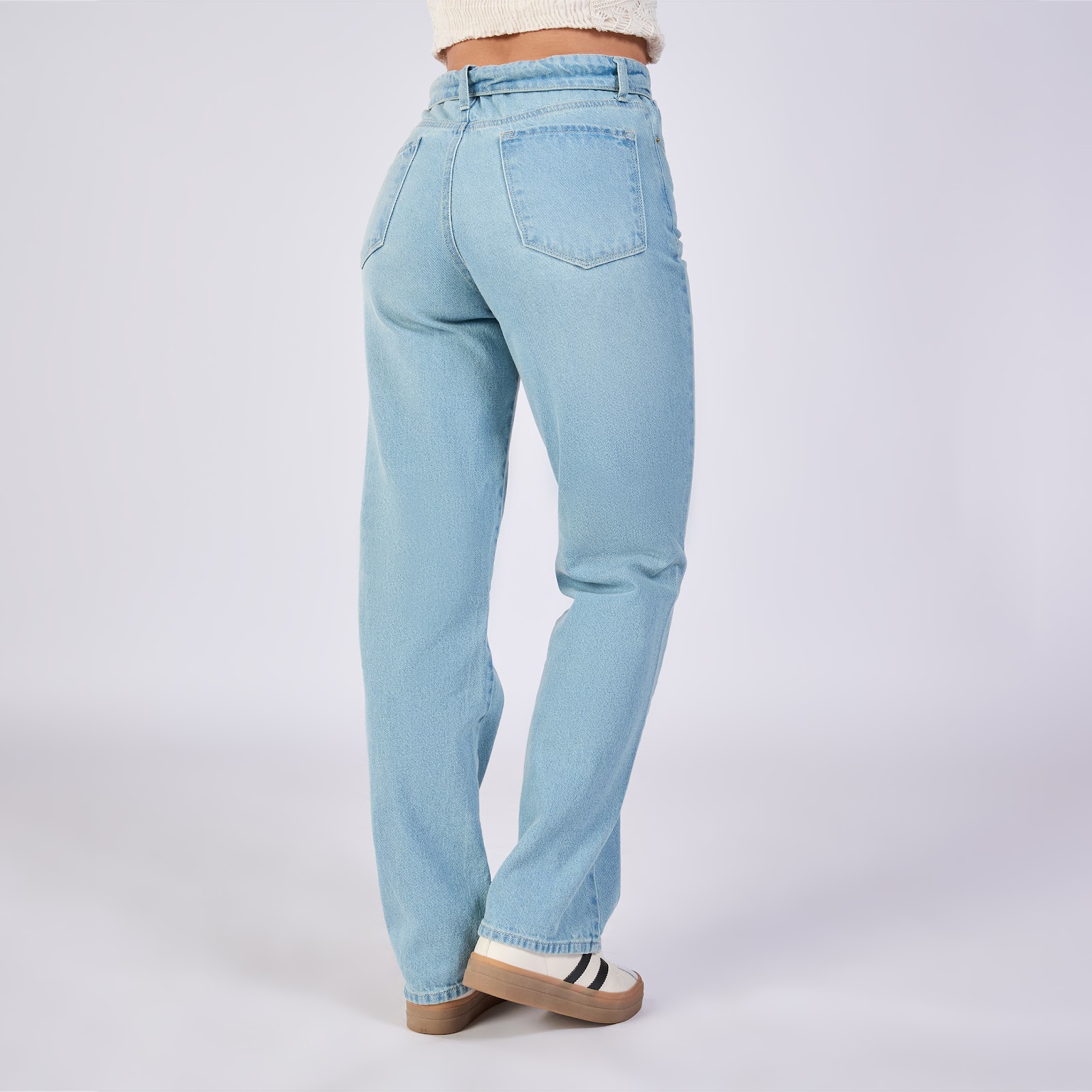 Jean straight rígido tiro medio 100% algodón, color baby blue - Vista 5