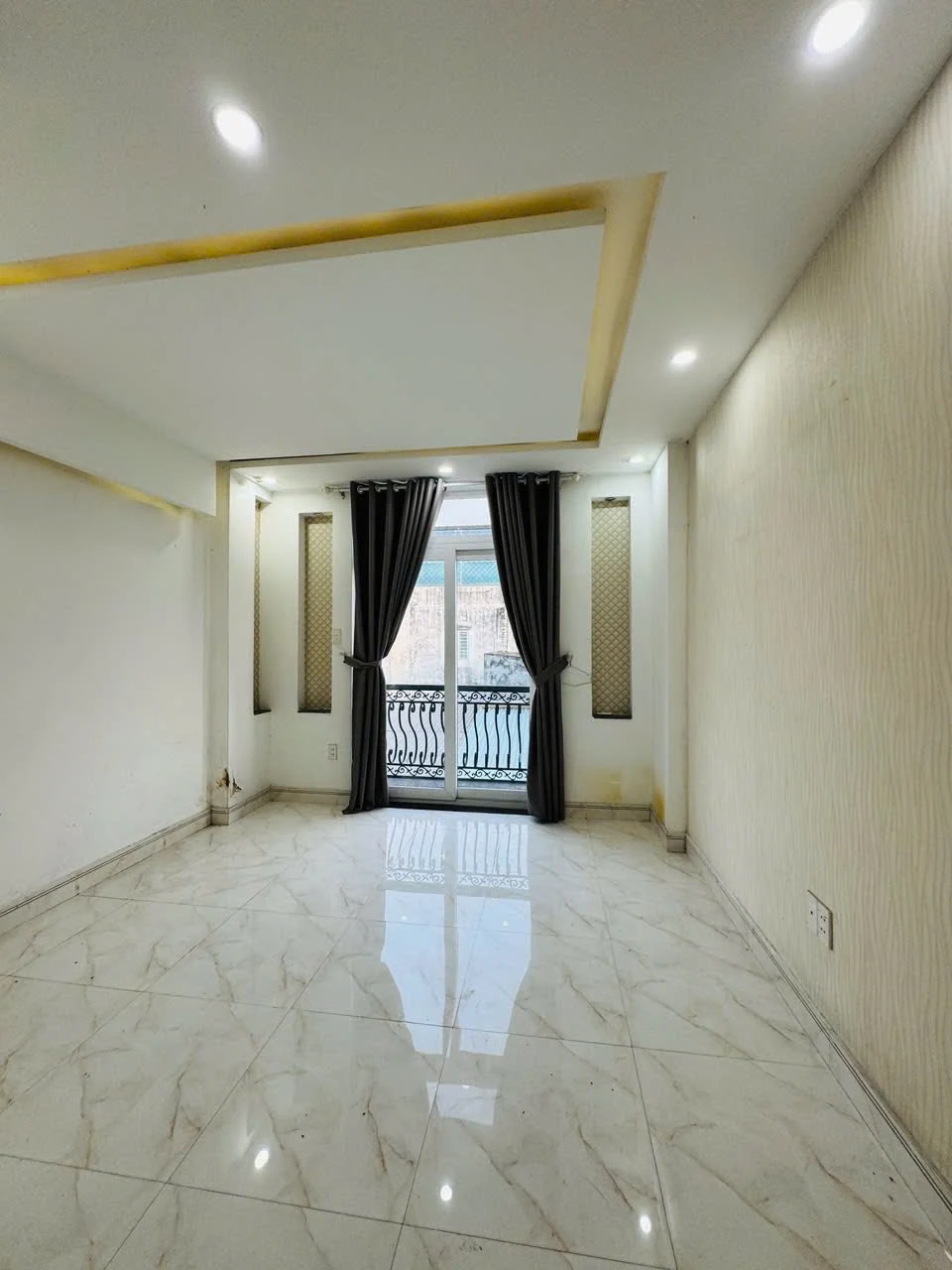 Bán nhà 4,5 Tấm, hẻm 533/18/9 Phạm Văn Bạch.P15.Tân Bình