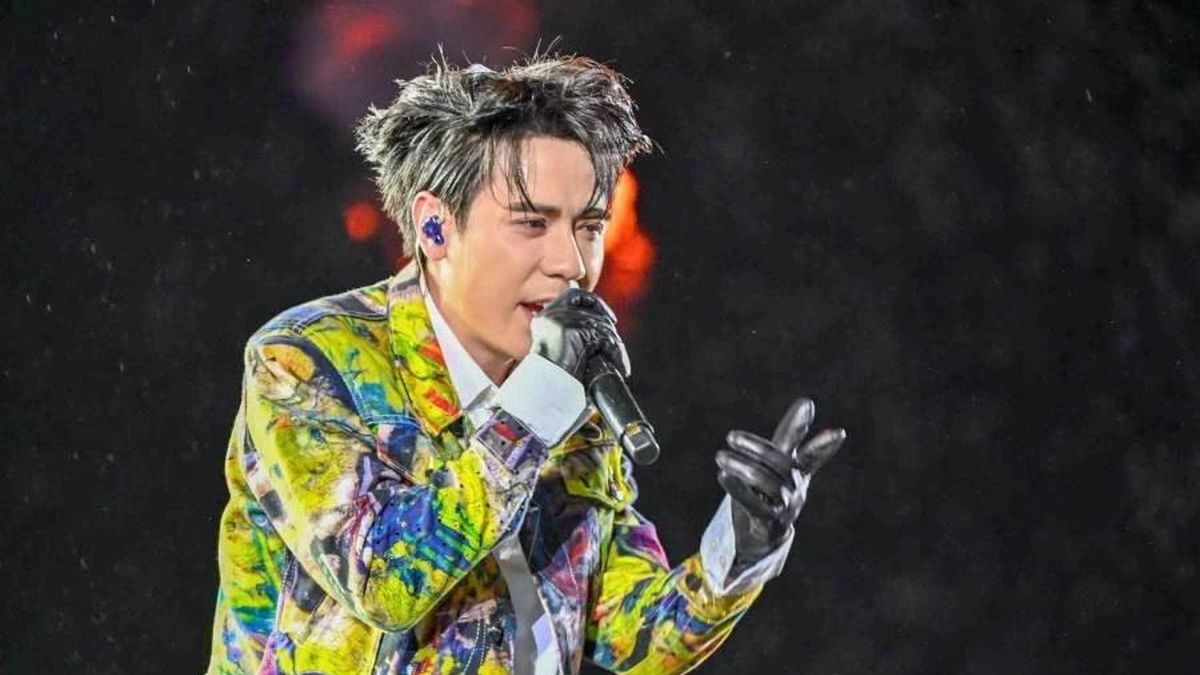 Quang Hùng MasterD 'trói' chặt hàng vạn trái tim tại Concert Thanh Xuân 2026 - Chuyên trang Hoa Học Trò - Báo Tiền Phong