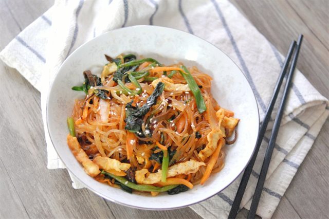 Miến Hàn Quốc Xào Rau Nấm