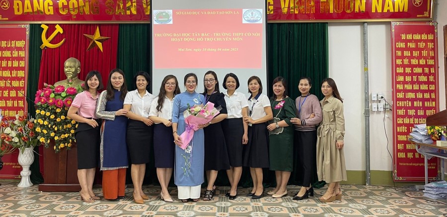 Khoa Khoa học Xã hội thực hiện tư vấn tuyển sinh và triển khai hoạt động hỗ trợ chuyên môn tại Trường THPT Cò Nòi