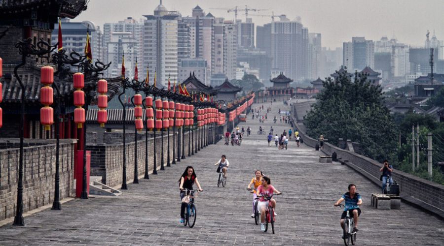 Đạp xe trên tường thành cổ Tây An – chiêm ngưỡng toàn cảnh thành phố từ trên cao