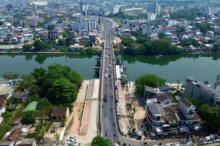 Thi công trở lại, vì sao nhà thầu cầu Vỹ Dạ vẫn bị chấm dứt hợp đồng? - Báo Người Lao Động