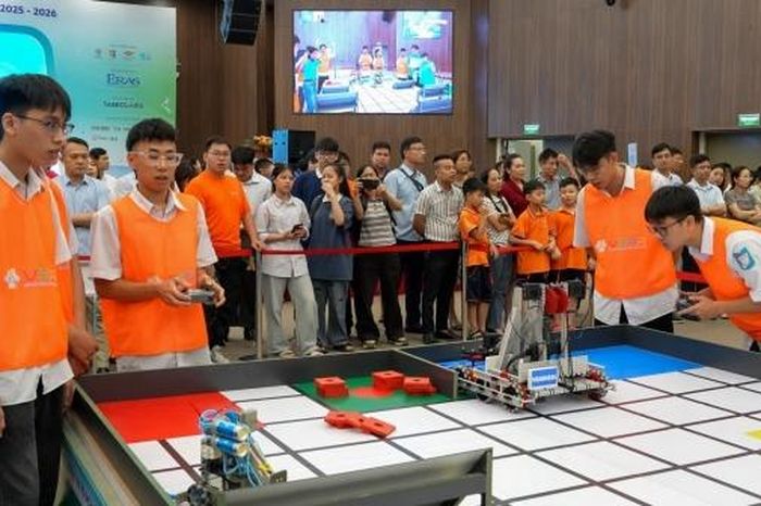 [VIDEO] Không khí sôi nổi tại cuộc thi Vô địch Quốc gia STEM, AI và Robotics - Tạp chí Petrotimes