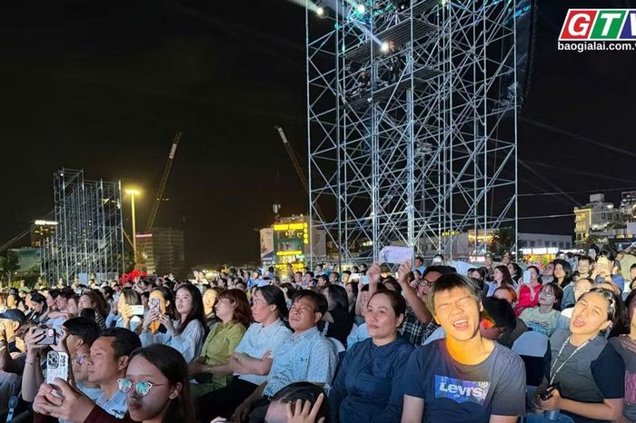 60s Gia Lai: 'Cháy' cùng Mega Concert - Báo Gia Lai